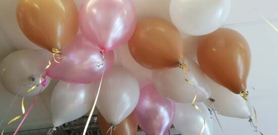 20 Gold, Pink & White Ceiling