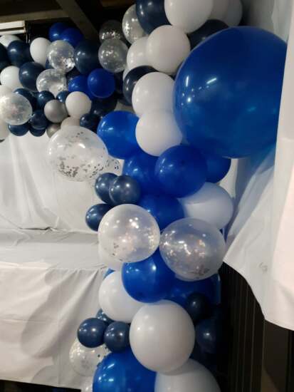 Balloons Garland with Table Arch
