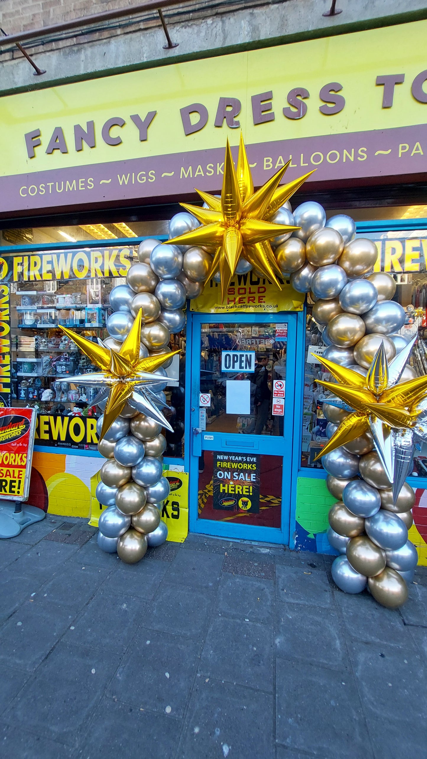 Chrome Gold and Chrome Silver Luxury Balloons Arch